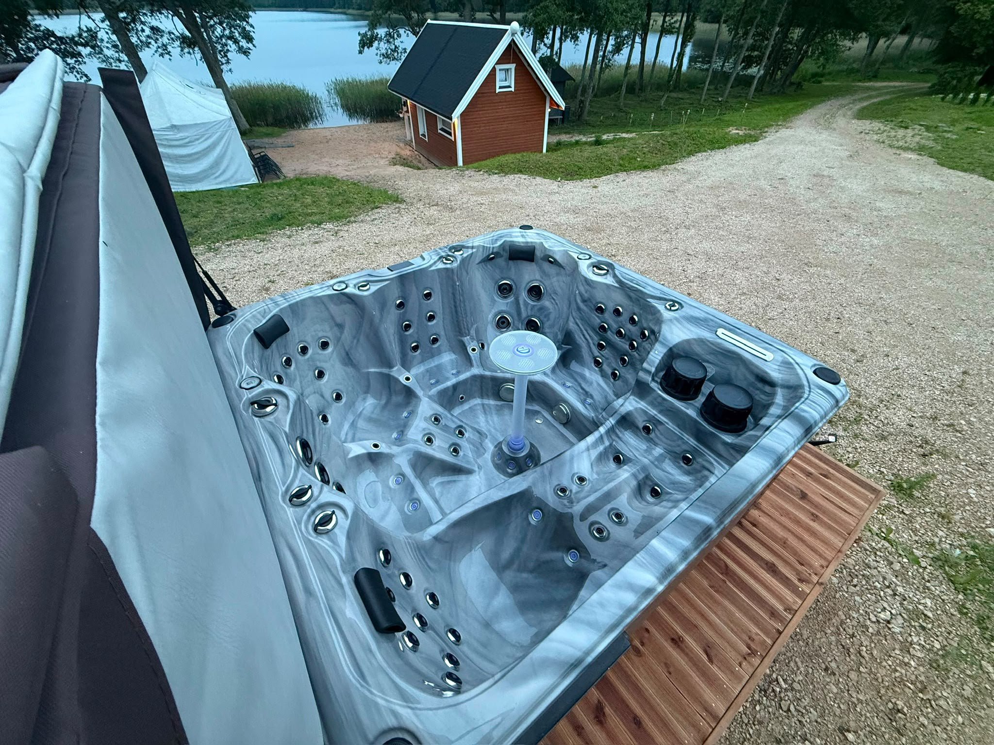 Plašā Odzienas ezera panorāma